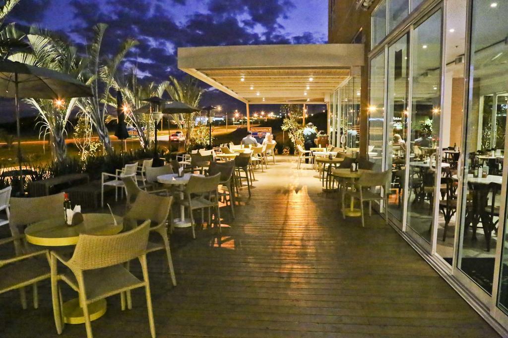 Vitoria Hotel Convention Паулиния Экстерьер фото